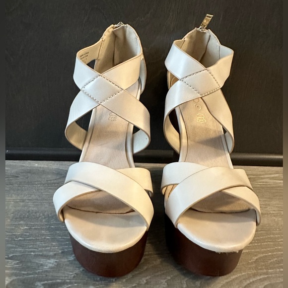 Aldo Wooden Wedge Heels - Picture 2 of 6